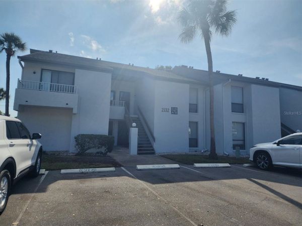 2132 LAKEWOOD CLUB DRIVE S, Unit 8B, ST PETERSBURG, FL 33712