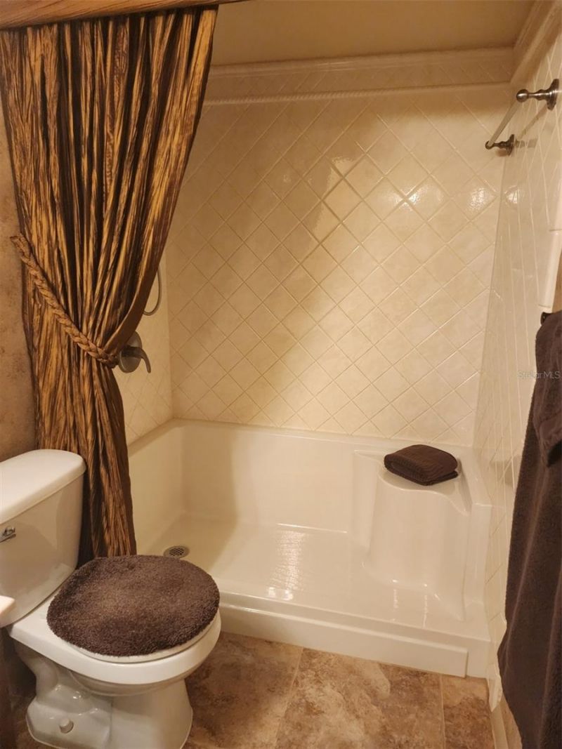 2132 Lakewood Club Drive S, Unit 8B, Saint Petersburg, FL 33712 Photo