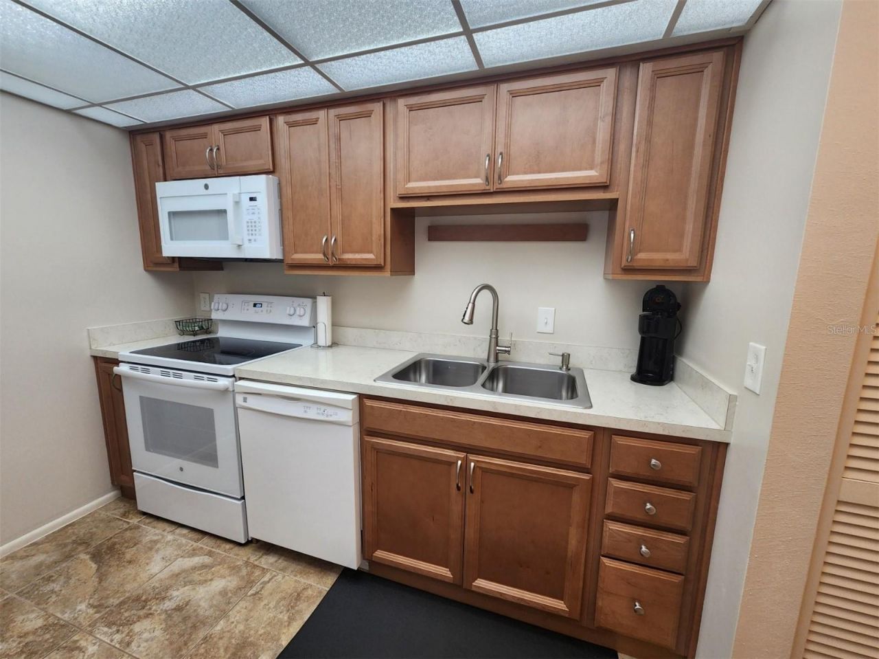 2132 Lakewood Club Drive S, Unit 8B, Saint Petersburg, FL 33712 Photo