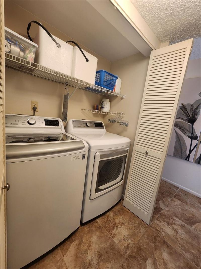 2132 Lakewood Club Drive S, Unit 8B, Saint Petersburg, FL 33712 Photo