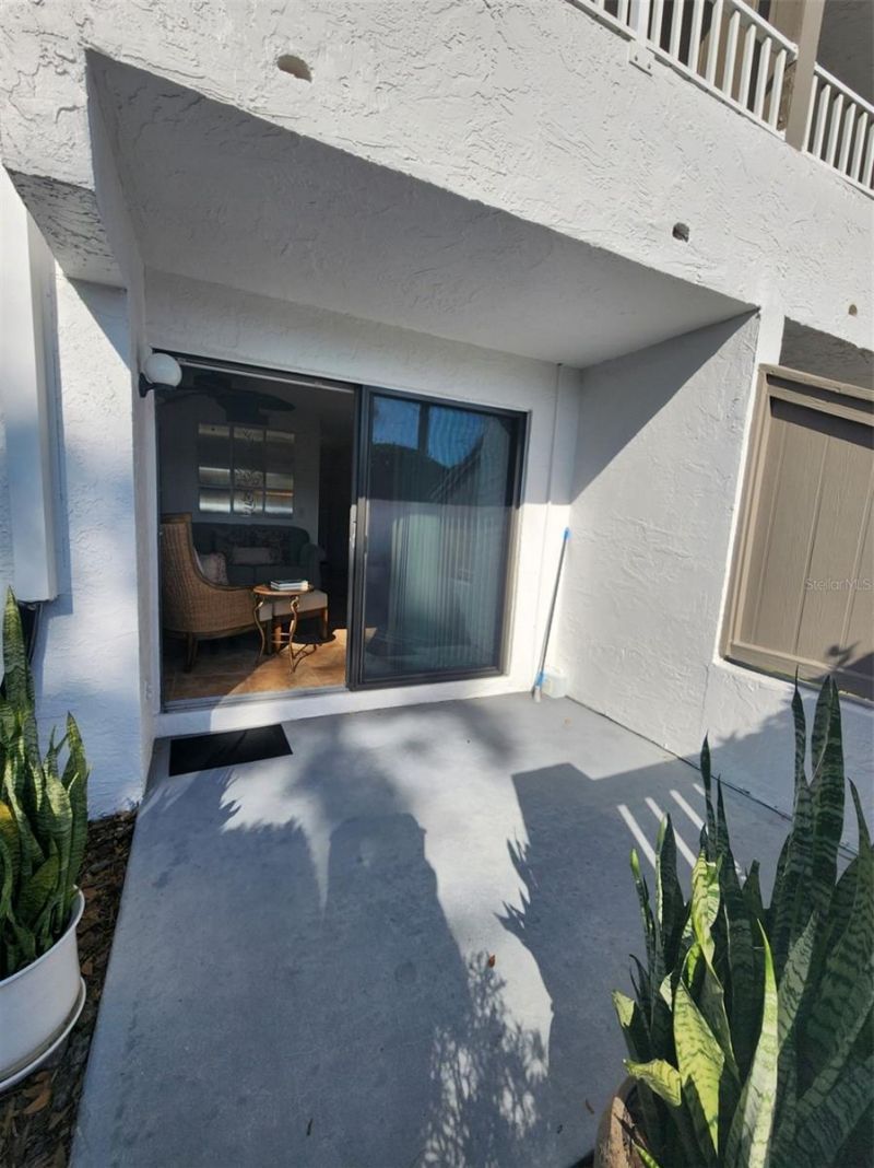 2132 Lakewood Club Drive S, Unit 8B, Saint Petersburg, FL 33712 Photo