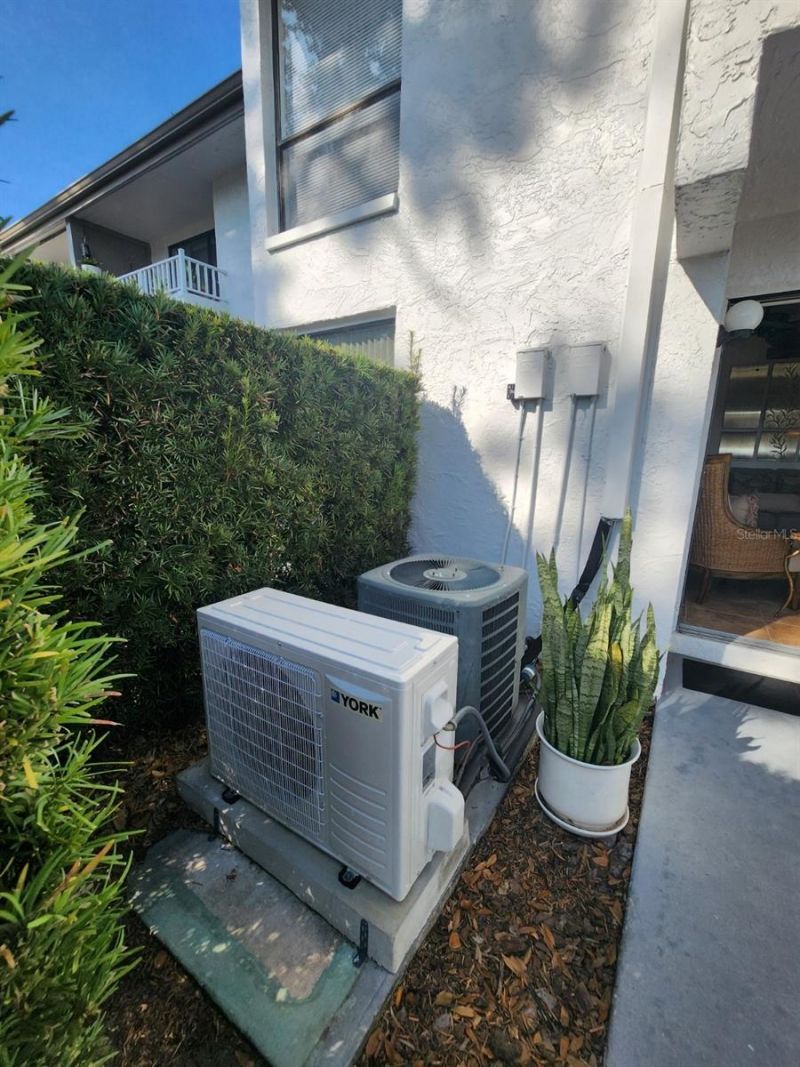 2132 Lakewood Club Drive S, Unit 8B, Saint Petersburg, FL 33712 Photo