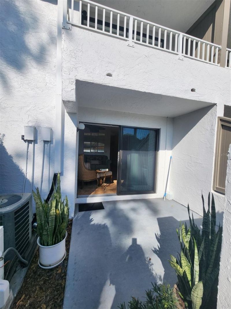 2132 Lakewood Club Drive S, Unit 8B, Saint Petersburg, FL 33712 Photo