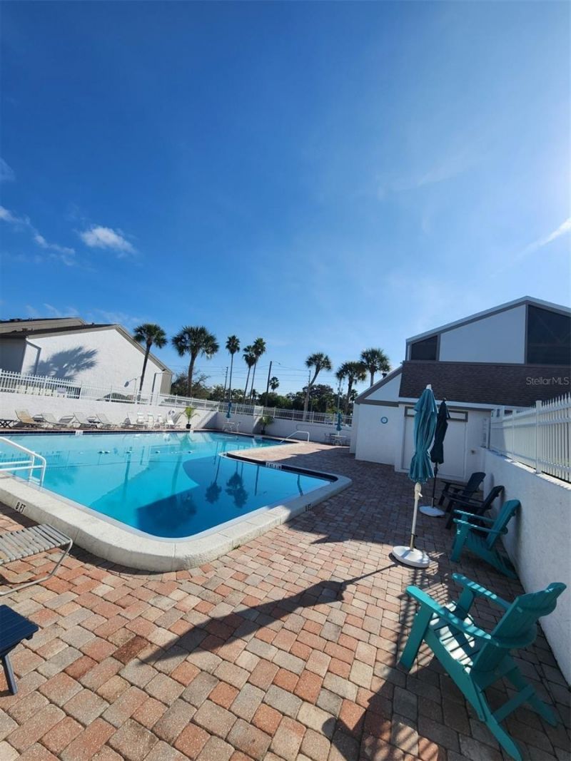 2132 Lakewood Club Drive S, Unit 8B, Saint Petersburg, FL 33712 Photo