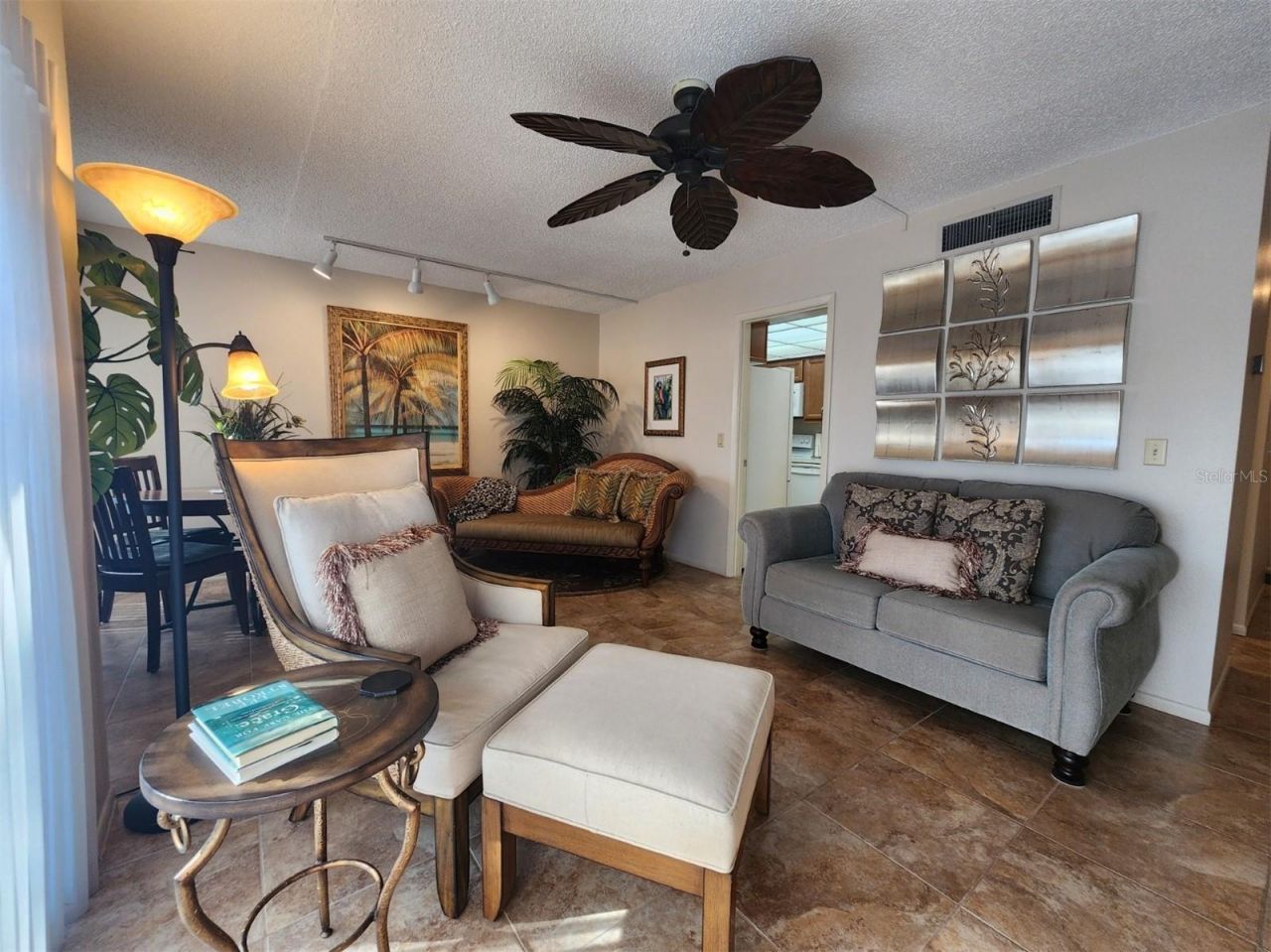 2132 Lakewood Club Drive S, Unit 8B, Saint Petersburg, FL 33712 Photo