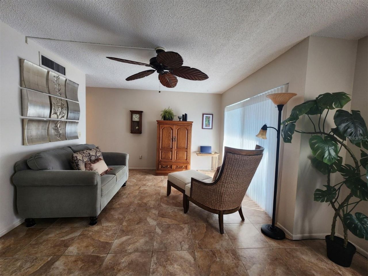 2132 Lakewood Club Drive S, Unit 8B, Saint Petersburg, FL 33712 Photo