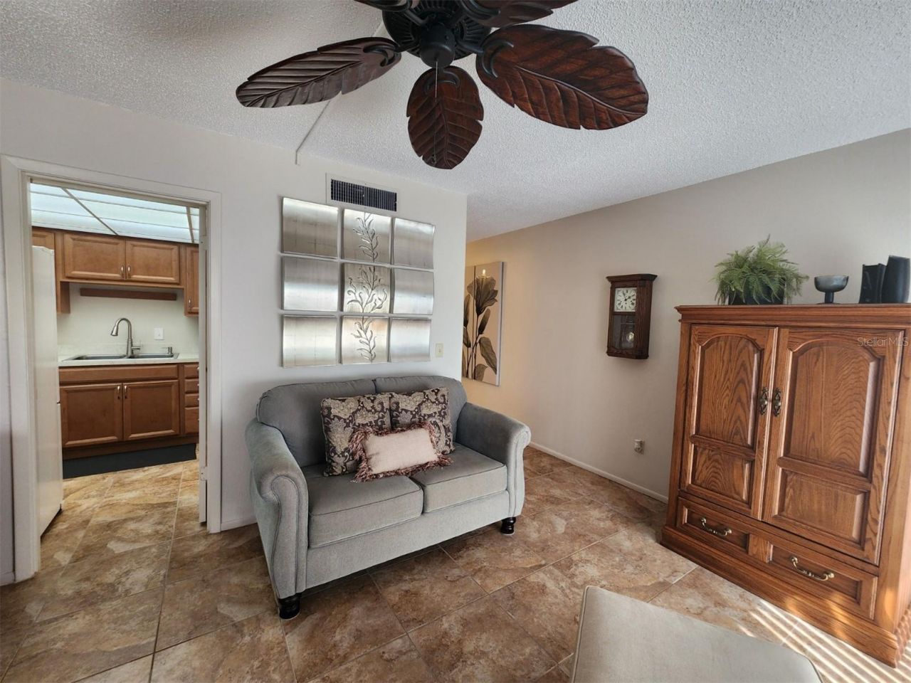 2132 Lakewood Club Drive S, Unit 8B, Saint Petersburg, FL 33712 Photo