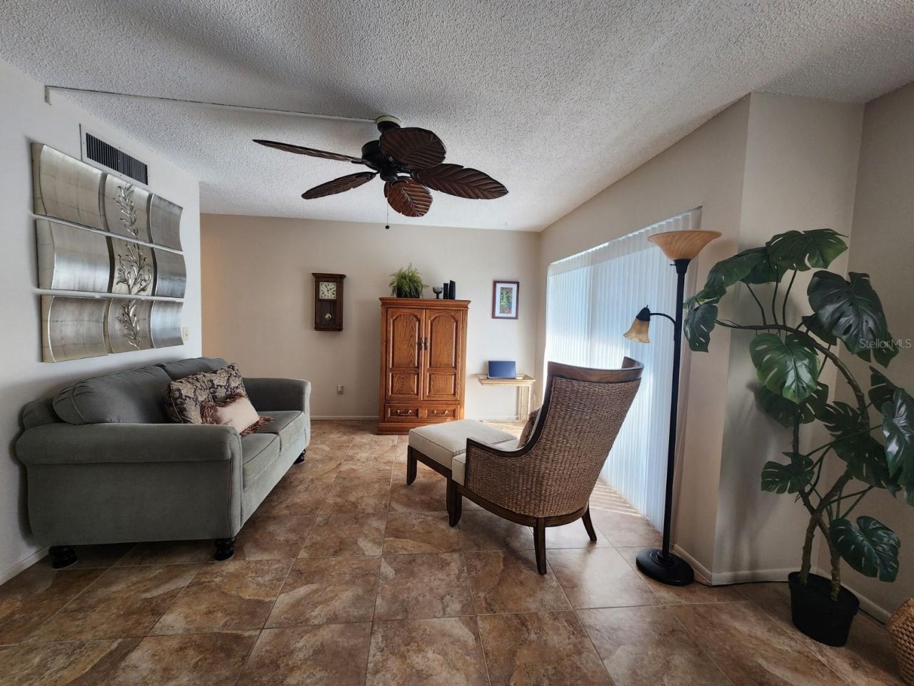 2132 Lakewood Club Drive S, Unit 8B, Saint Petersburg, FL 33712 Photo