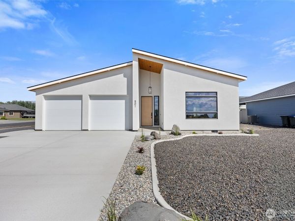 501 S Sand Dune Road, Moses Lake, WA 98837