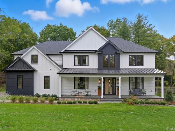 2 Overlook Drive, Mount Sinai, NY 11766