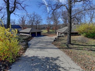 8044 Rock Creek Drive, Ozawkie, KS 66070