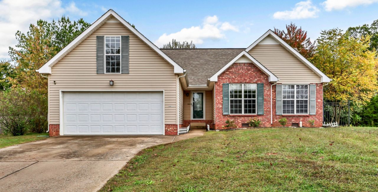 1412 Cedar Springs Cir, Clarksville, TN 37042 Main Photo