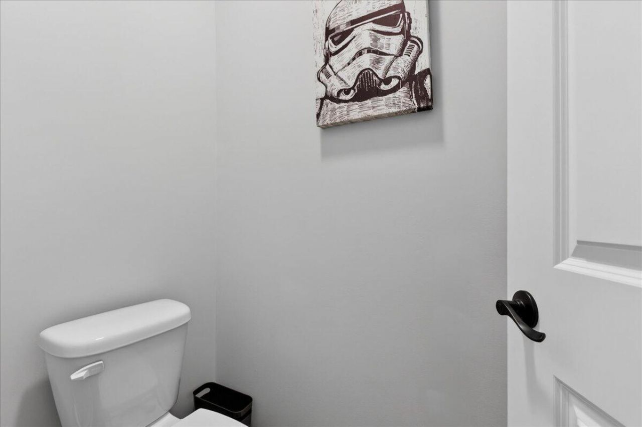 133 Cloverleaf Street Photo 14