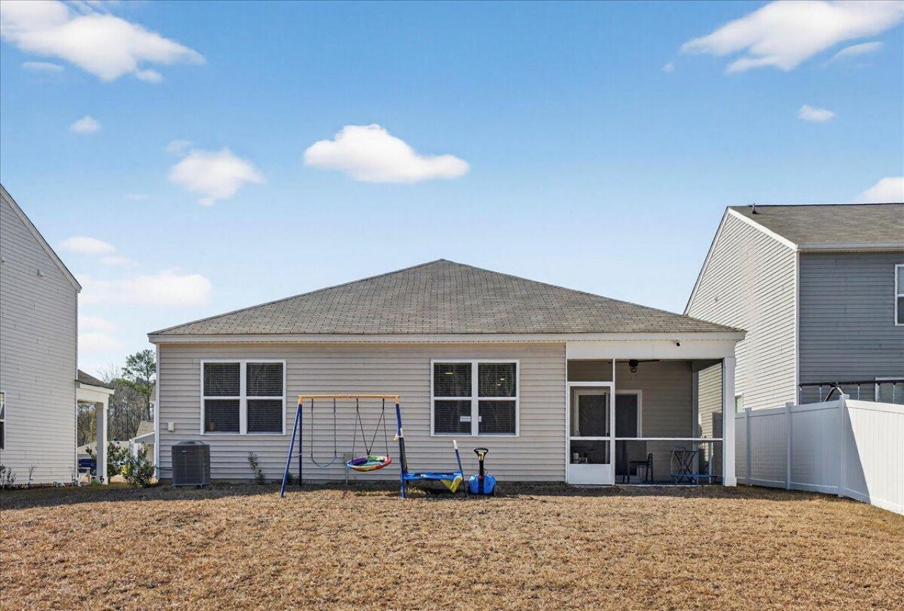 133 Cloverleaf Street Photo 27