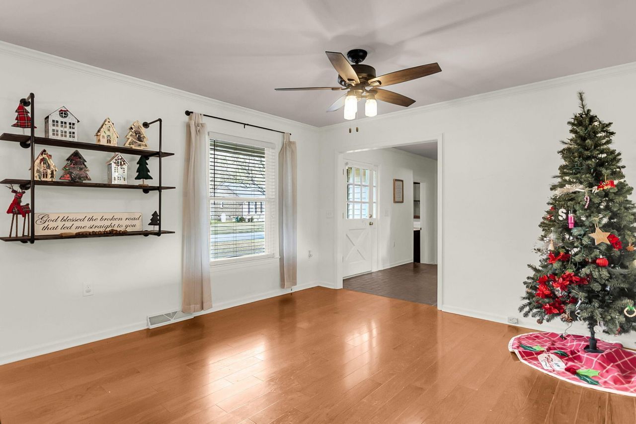 310 Land O Pines Circle Photo 6