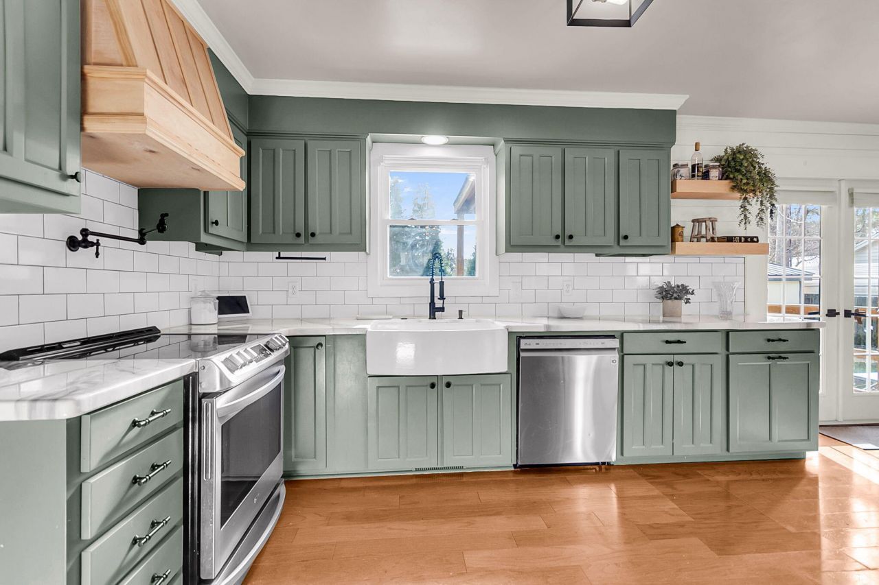 310 Land O Pines Circle Photo 8