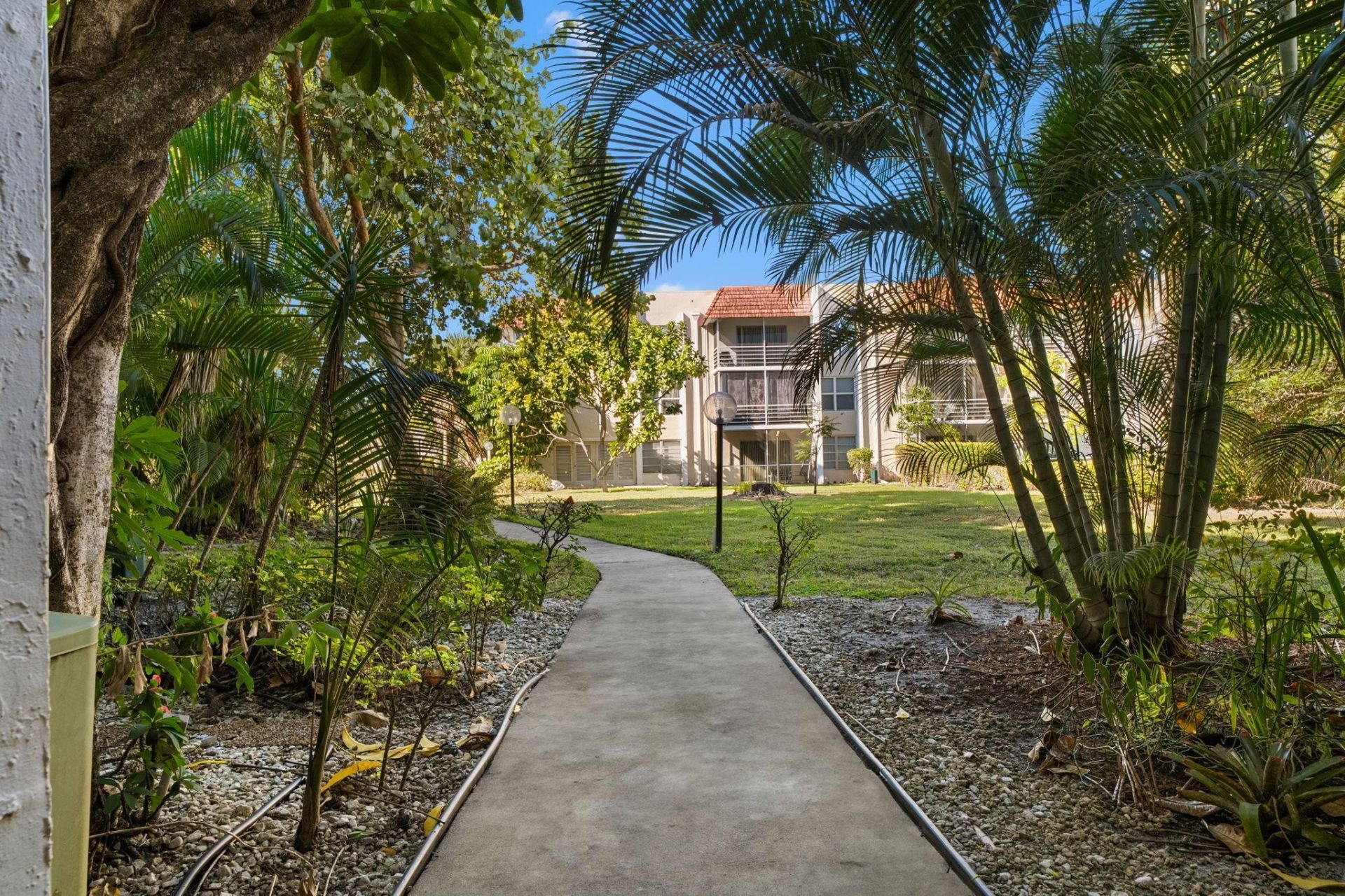 3511 Inverrary Drive, Unit 208, Lauderhill, FL 33319 Photo