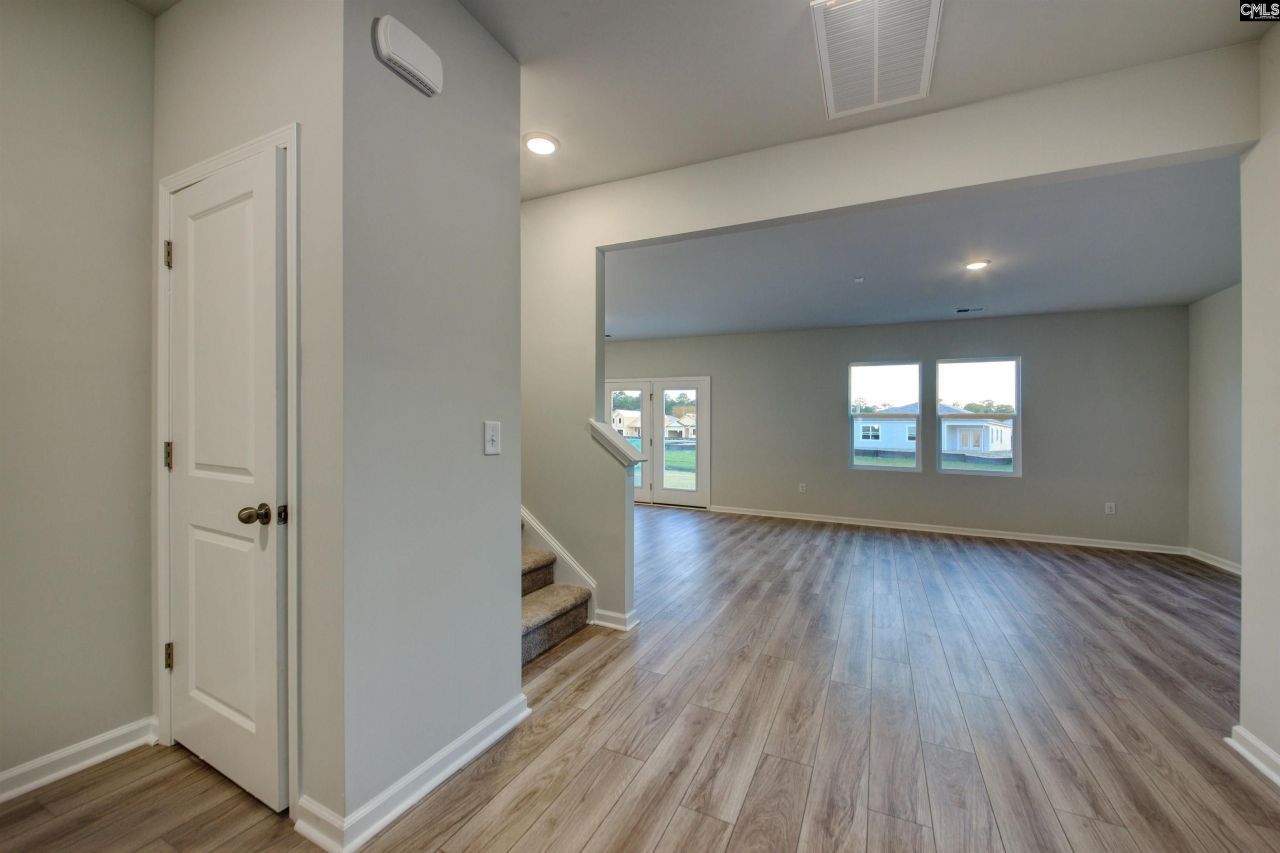 545 Carters Grove Lane Photo 9