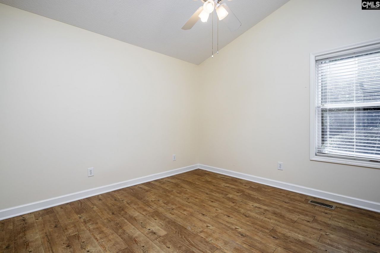 833 Mt Valley Road Photo 32