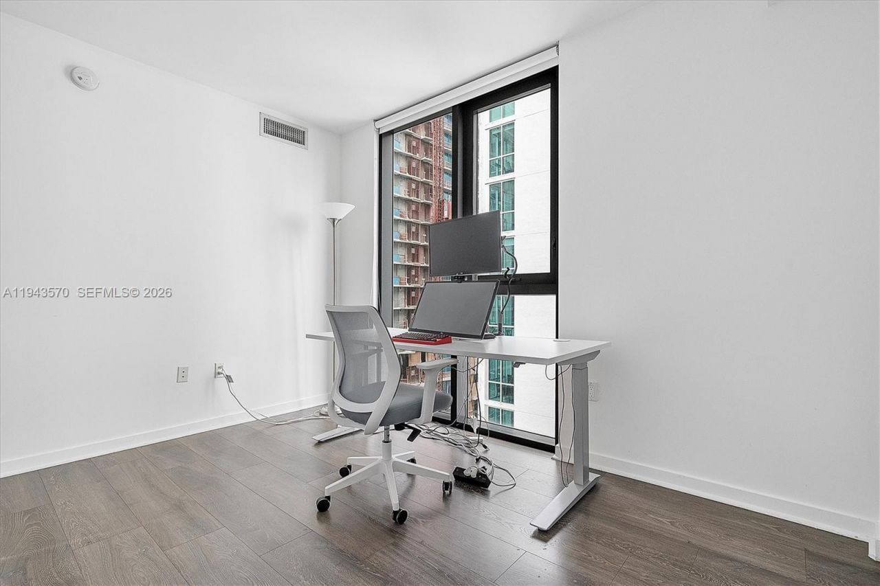 31 SE 6th St, Unit 2008, Miami, FL 33131 Photo