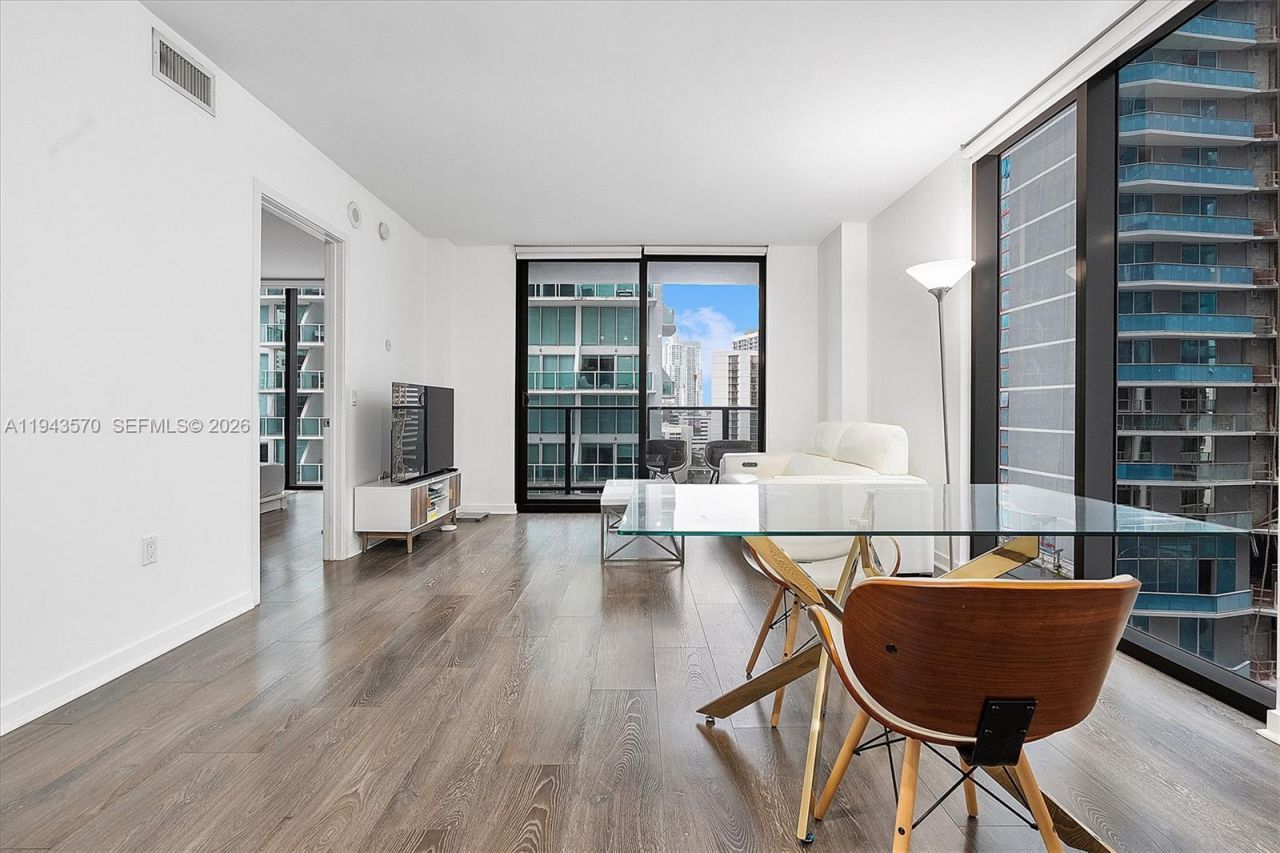 31 SE 6th St, Unit 2008, Miami, FL 33131 Photo