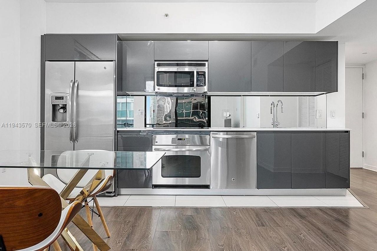 31 SE 6th St, Unit 2008, Miami, FL 33131 Photo