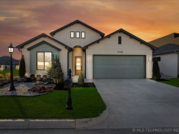 1228 N 72nd Street, Broken Arrow, OK 74014