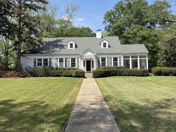 800 W Commerce, Aberdeen, MS 39730