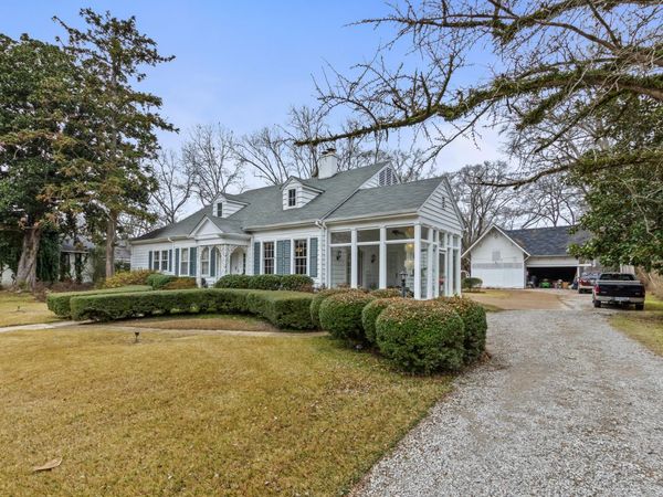 800 W Commerce, Aberdeen, MS 39730