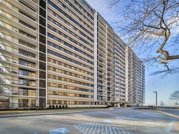 12550 Lake Avenue, Unit 101, Lakewood, OH 44107