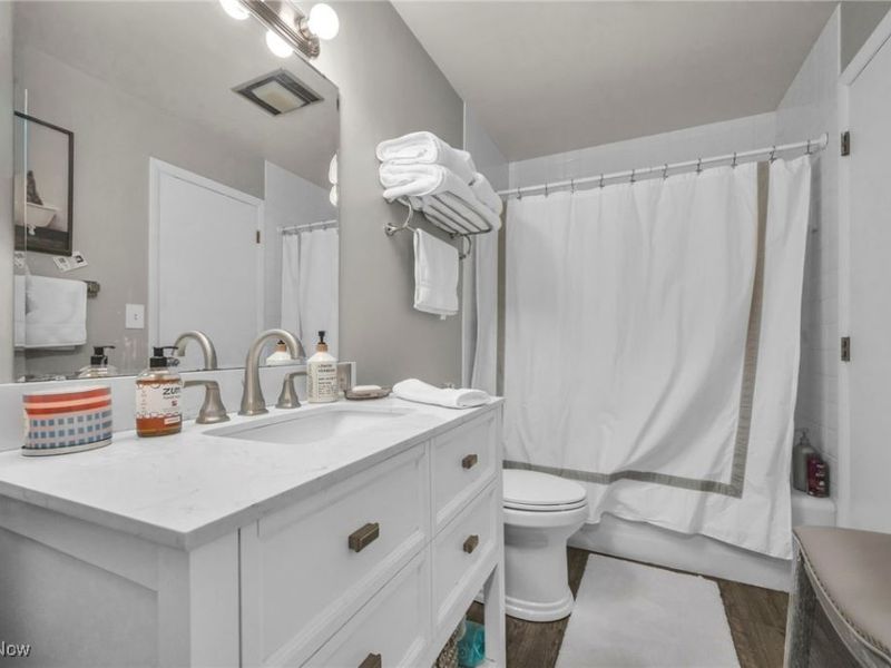 12550 Lake Avenue, Unit 101, Lakewood, OH 44107 Photo 21