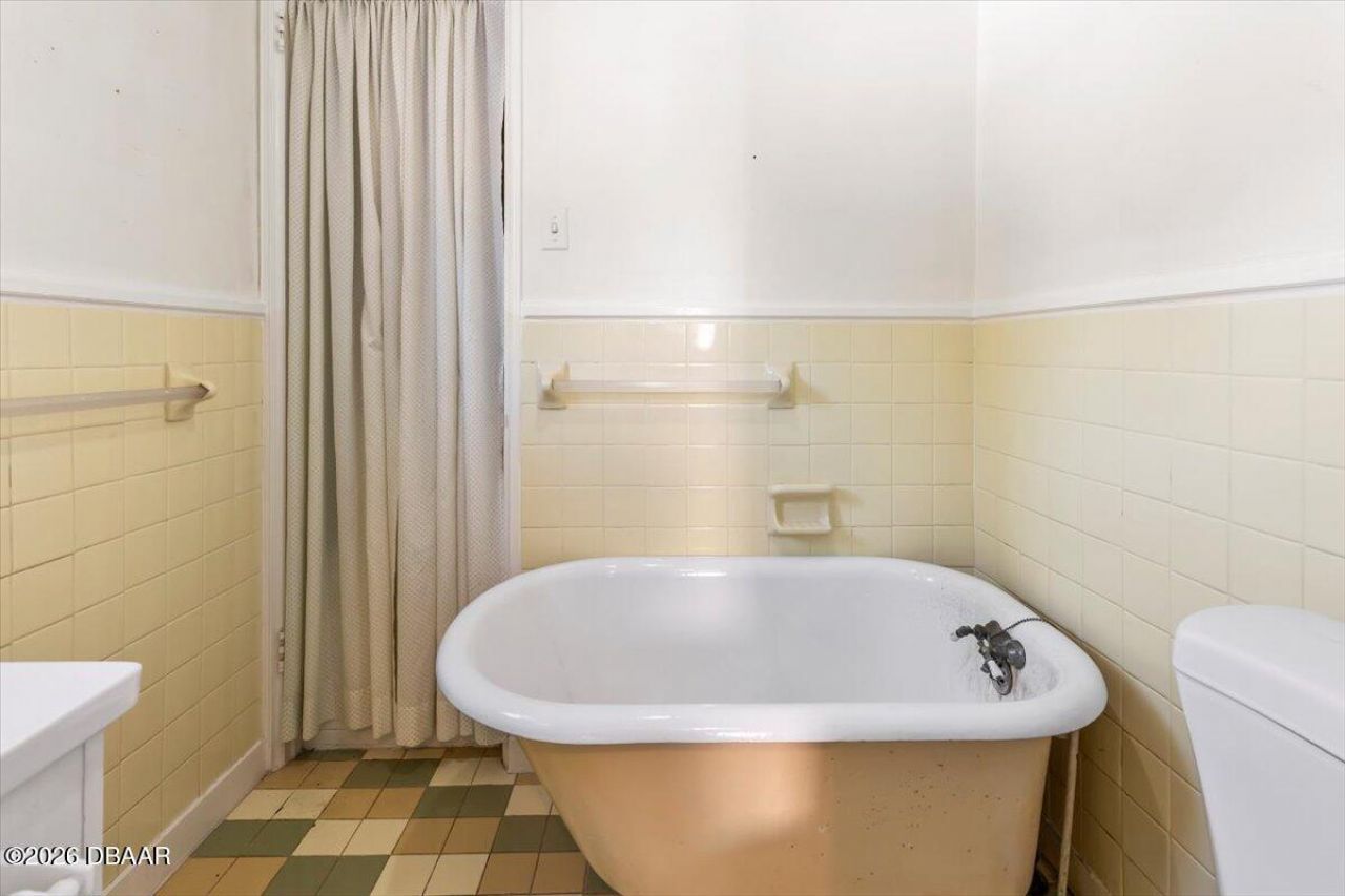 1428 N Halifax Avenue, Daytona Beach, FL 32118 Photo