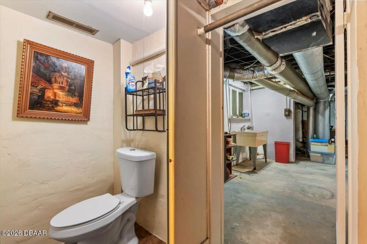 1428 N Halifax Avenue, Daytona Beach, FL 32118 Photo