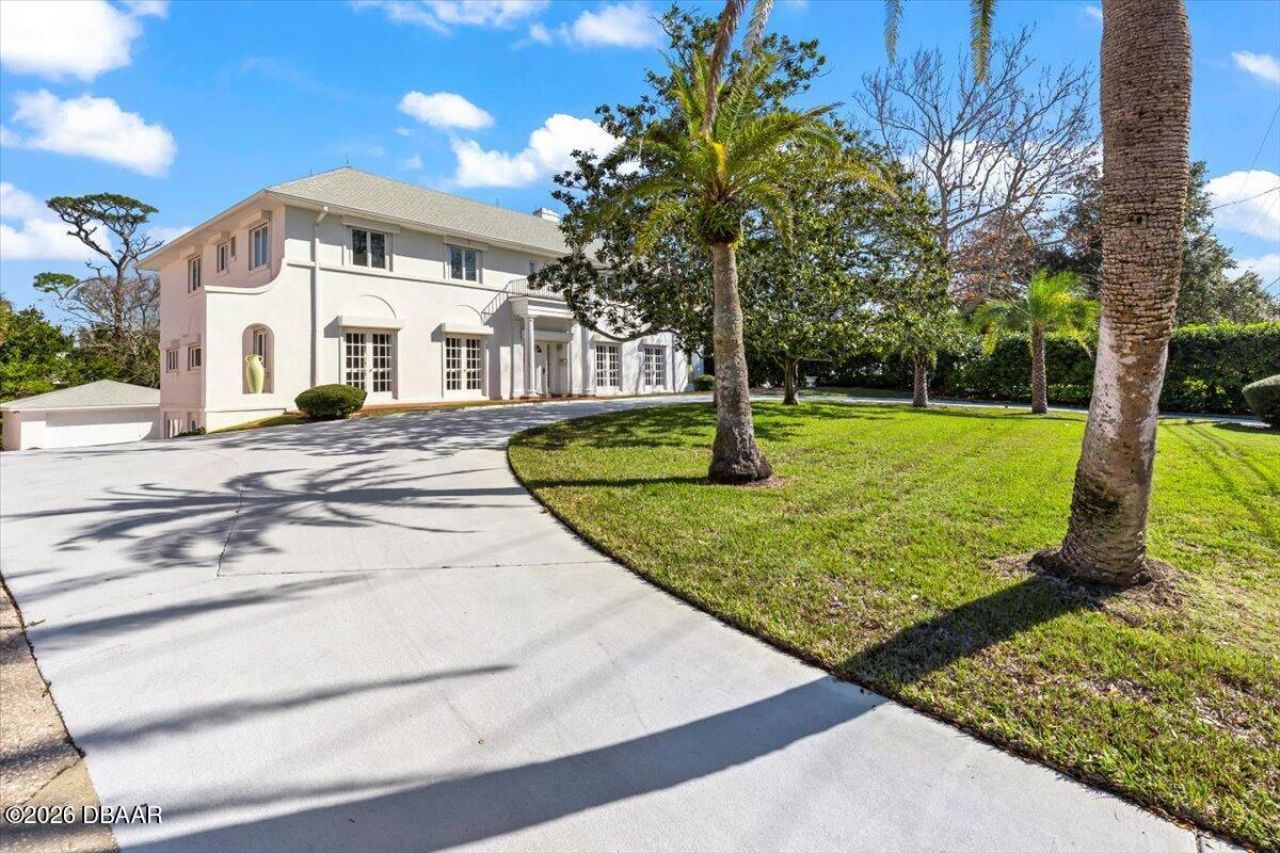 1428 N Halifax Avenue, Daytona Beach, FL 32118 Photo