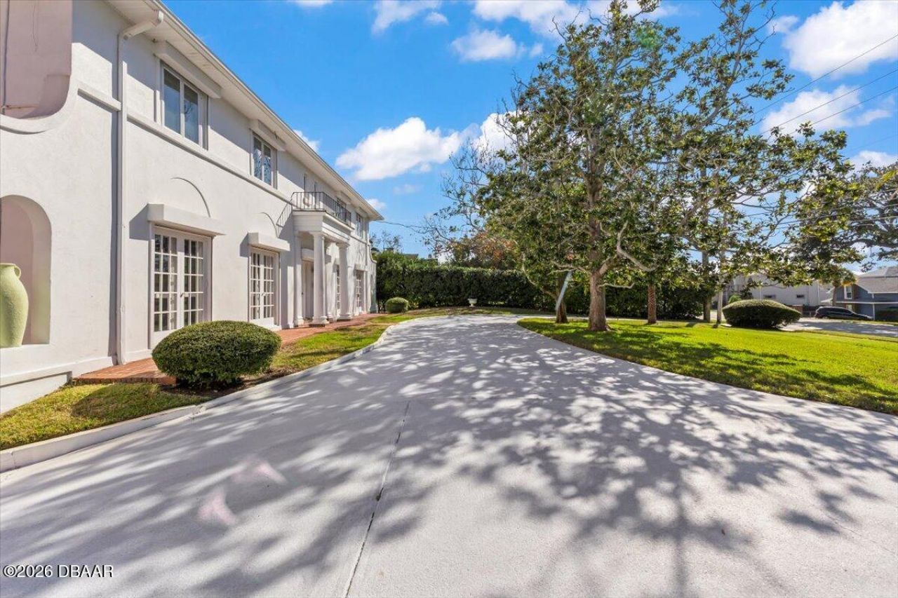 1428 N Halifax Avenue, Daytona Beach, FL 32118 Photo