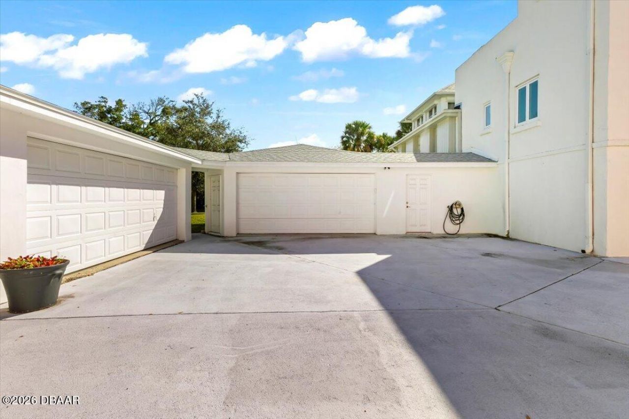 1428 N Halifax Avenue, Daytona Beach, FL 32118 Photo