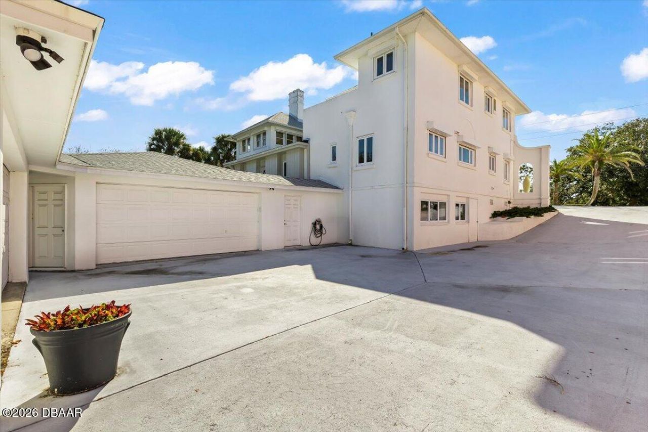 1428 N Halifax Avenue, Daytona Beach, FL 32118 Photo