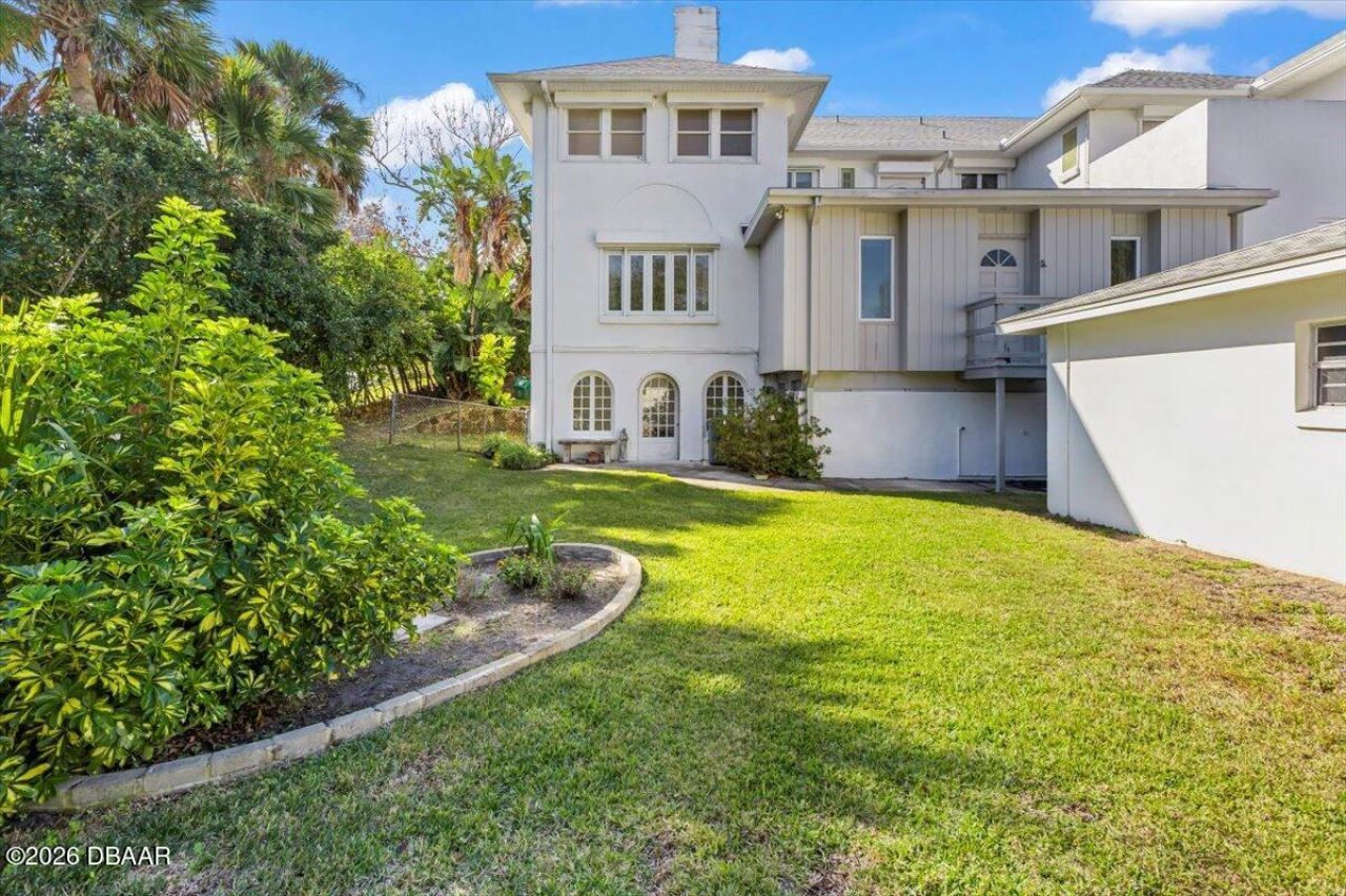 1428 N Halifax Avenue, Daytona Beach, FL 32118 Photo