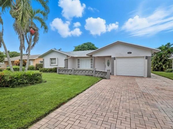 9407 NW 70th Pl, Tamarac, FL 33321