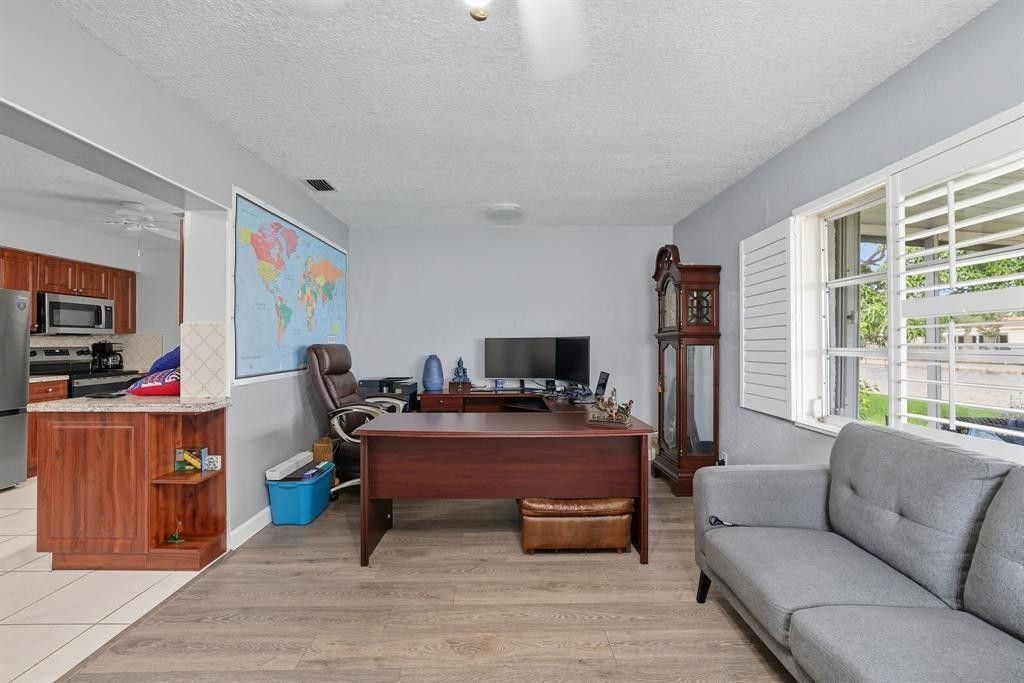 9407 NW 70th Place, Tamarac, FL 33321 Photo