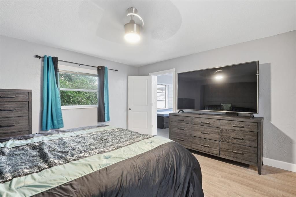 9407 NW 70th Place, Tamarac, FL 33321 Photo