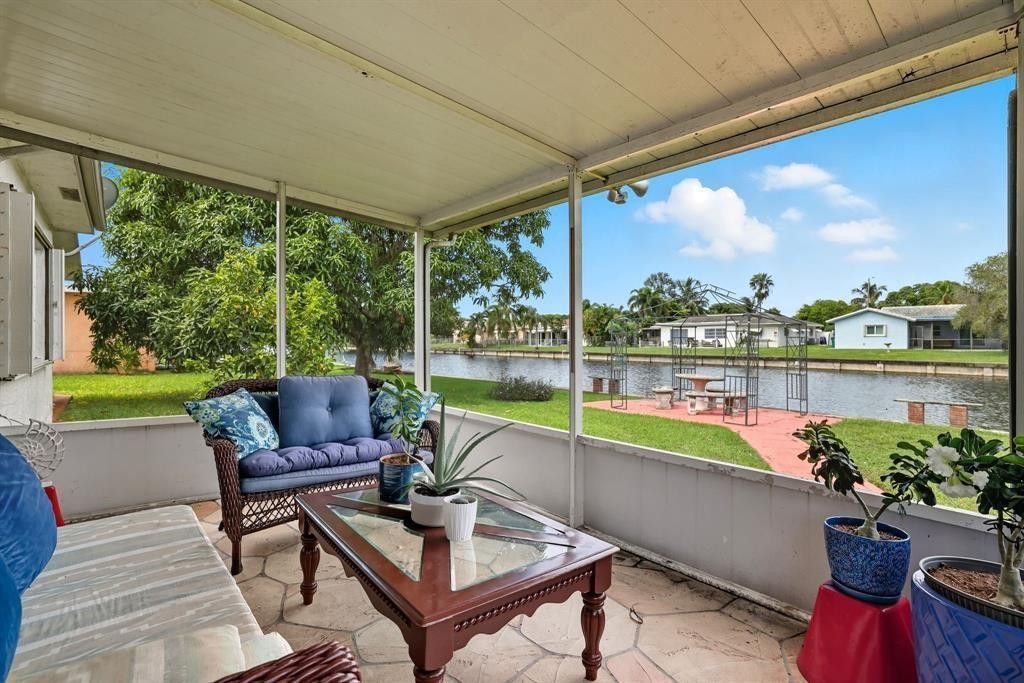 9407 NW 70th Place, Tamarac, FL 33321 Photo