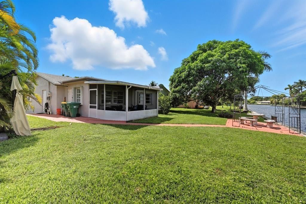 9407 NW 70th Place, Tamarac, FL 33321 Photo