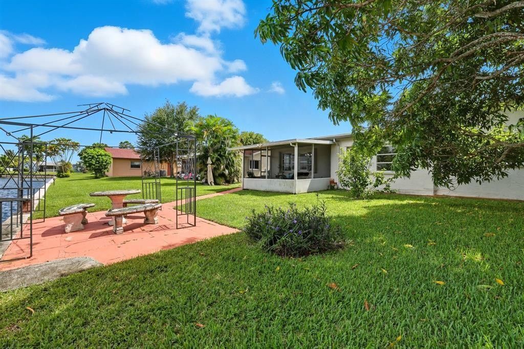 9407 NW 70th Place, Tamarac, FL 33321 Photo