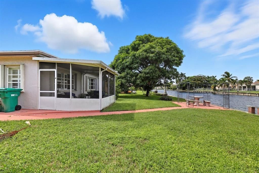 9407 NW 70th Place, Tamarac, FL 33321 Photo