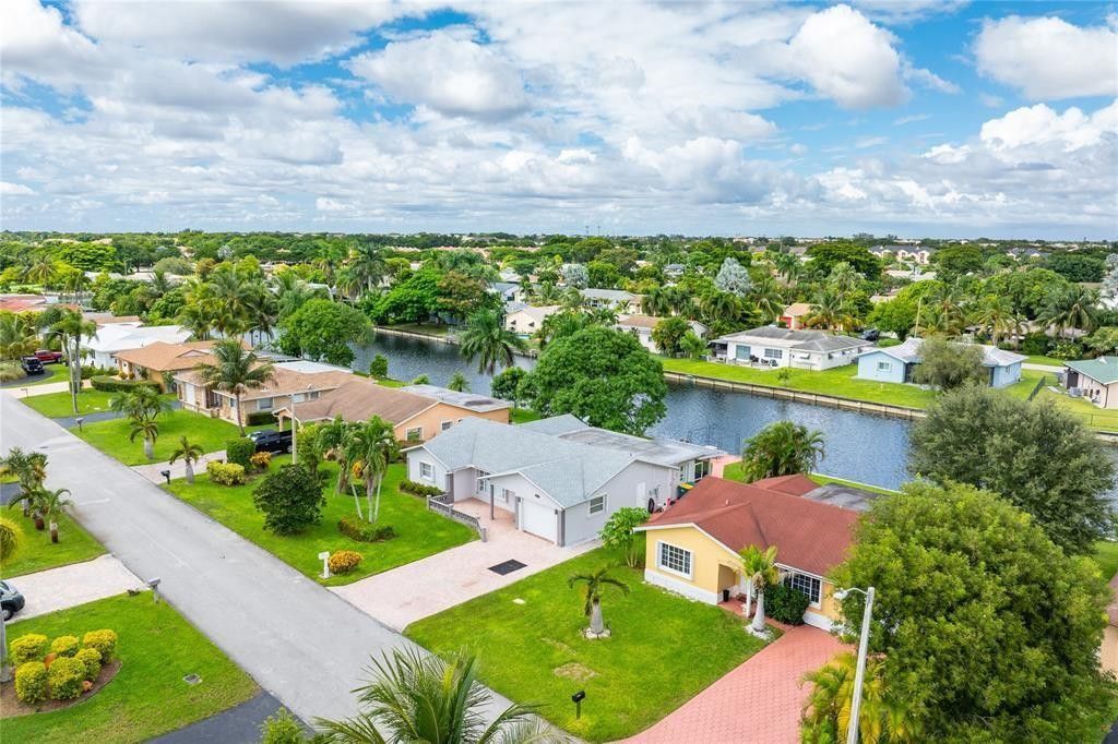 9407 NW 70th Place, Tamarac, FL 33321 Photo