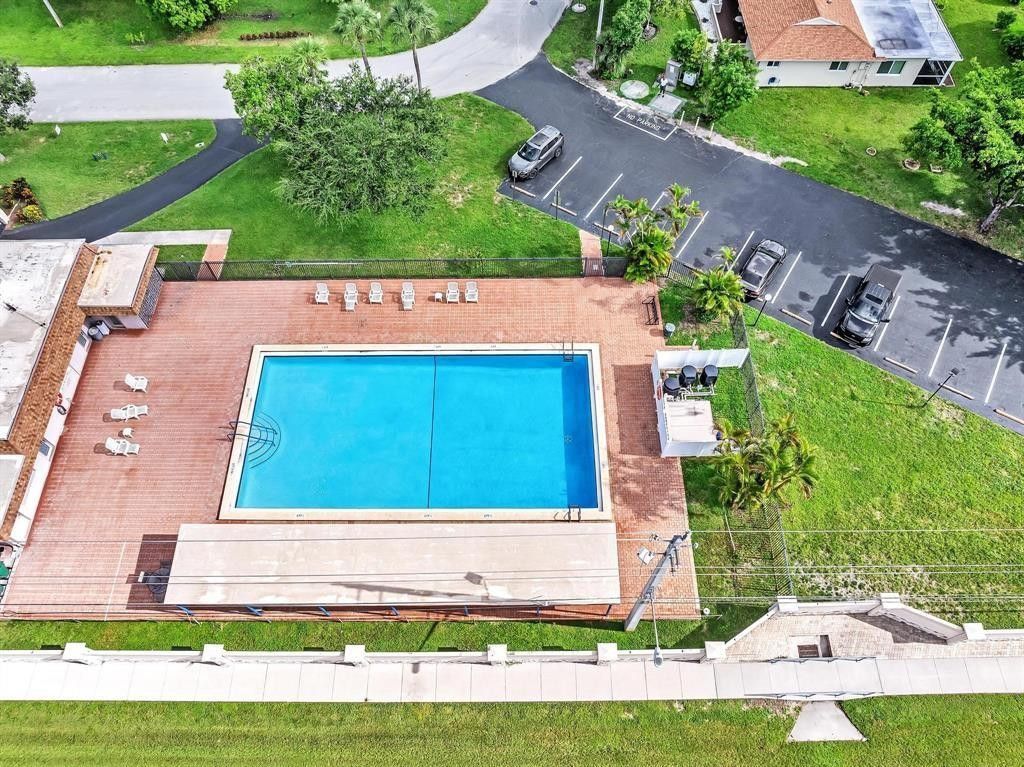 9407 NW 70th Place, Tamarac, FL 33321 Photo