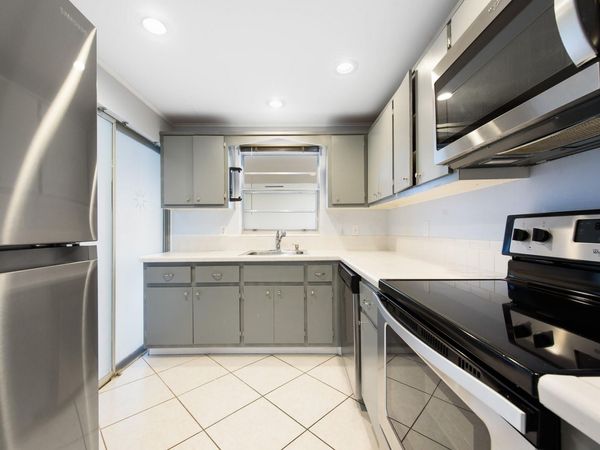 1340 NE 28th Avenue, Unit 232, Pompano Beach, FL 33062