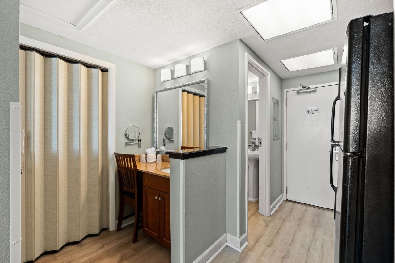 5300 N Ocean Blvd. N Photo 6