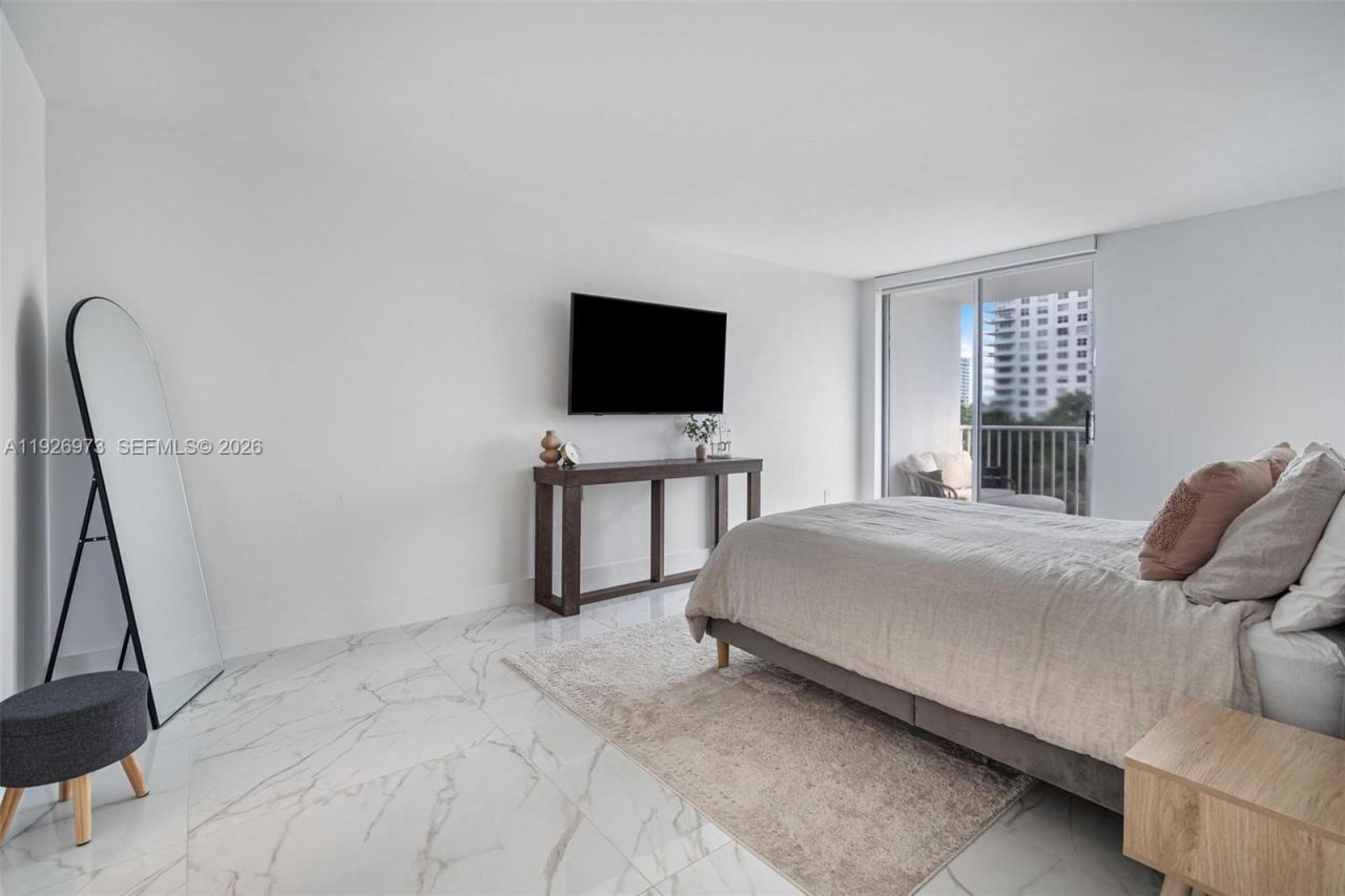 2851 NE 183rd St , Unit 404E, Aventura, FL 33160 Photo